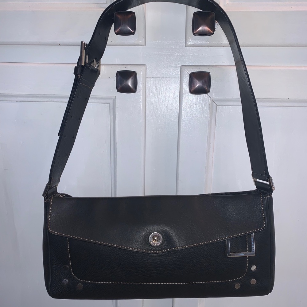 Peter Kent black leather purse with tan stitching